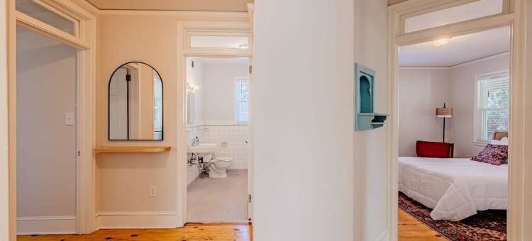 Augusta's Timeless Treasure图片