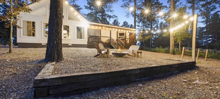 布罗肯鲍 浪漫 🌲热水浴缸 🌲高大摇曳松林 农家乐木屋 🌲特大床(Romantic, Broken Bow farmhouse cabin🌲HOT TUB🌲Huge swaying pines 🌲King bed)图片