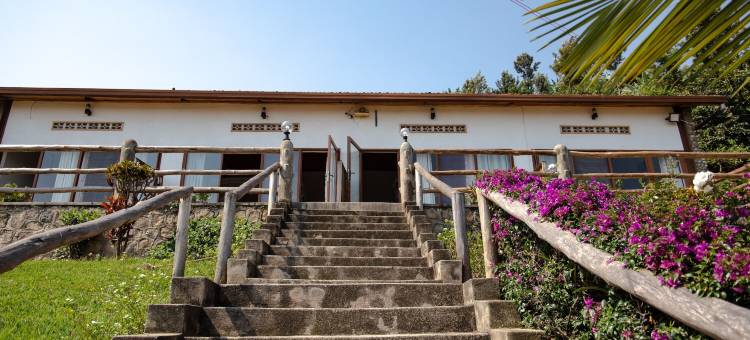 卡约韦湖景宁静房间小屋(Room-Serene Lake View Lodge in Kayove, R)图片