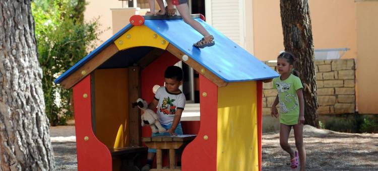 扎顿度假村的公寓带泳池(Apartments in Zaton Holiday Resort with Pool)图片