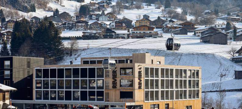 Revier Mountain Lodge Montafon 的山区小屋(Revier Mountain Lodge Montafon)图片