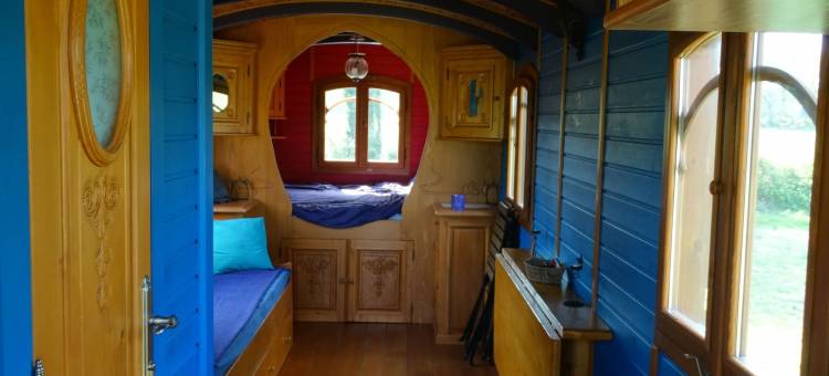 马车与马匹(Une Roulotte et des Chevaux)图片