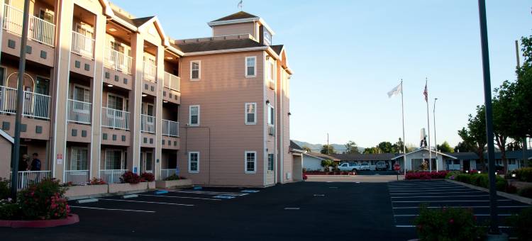 萨利纳斯豪生酒店(Howard Johnson by Wyndham Salinas)图片