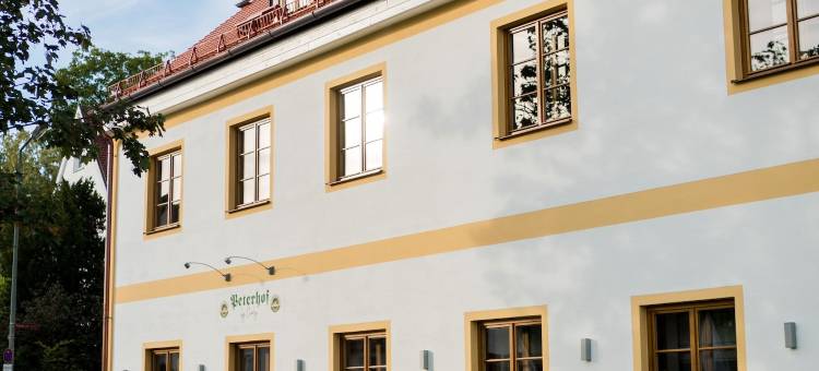 Bob W Munich Airport - Peterhof图片