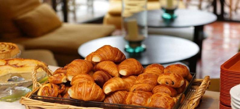 卡西斯花园 - 免费停车 & 加热泳池(Hotel Spa Cassis – Heated Pool & Parking)图片