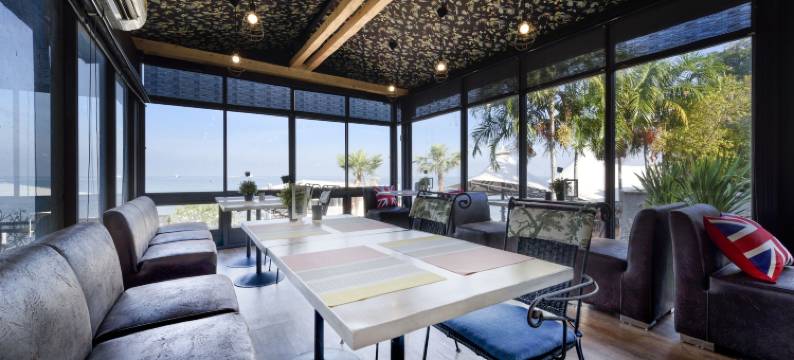 海滨阁楼酒店-是拉差(The Loft Seaside Sriracha Hotel)图片