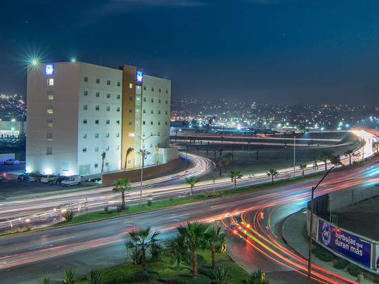 提华纳舒眠酒店