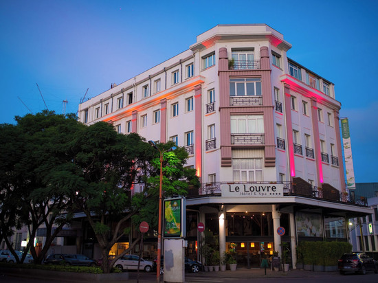 卢浮宫水疗酒店