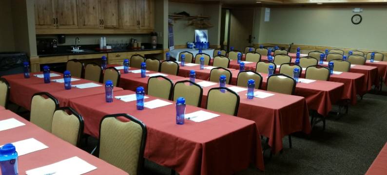 奥斯维戈美吟温德姆酒店(AmericInn by Wyndham Oswego)图片