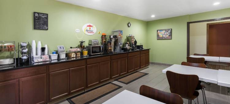 曼福德维尔速8酒店(Super 8 by Wyndham Munfordville KY)图片