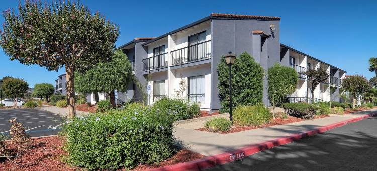 南圣荷西 / 摩根山丘凯艺套房饭店(Quality Inn & Suites South San Jose - Morgan Hill)图片