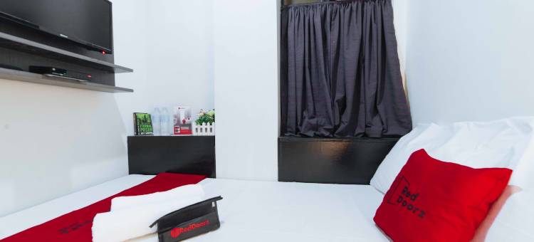 达沃红多兹靠近巴哈达G购物中心酒店(RedDoorz near G Mall Bajada Davao)图片