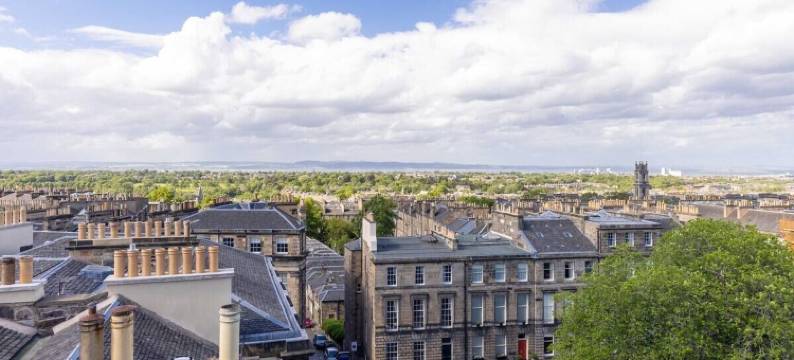 带露台的美丽顶层公寓(Joivy Beautiful Penthouse with Terrace & Jacuzzi)图片