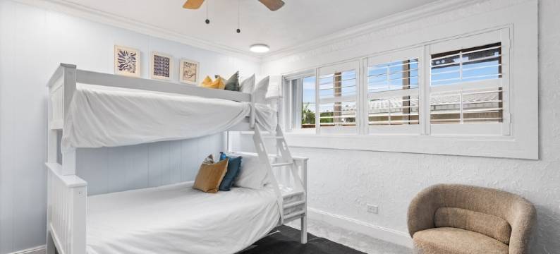 Centrally Located 4BD Oasis w/ Pool & Movie Patio图片