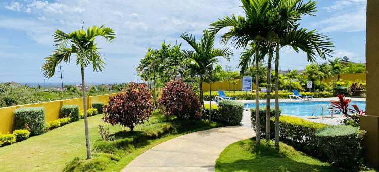 Jhadano别墅 3BR 游泳池接驳车至海滩3分钟(Jhadano Villa 3Br Pool Shuttle 3 Mins to Beach)图片