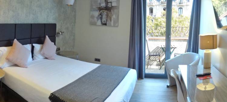 略雷特兰布拉酒店(Room00 Lloret Rambla)图片