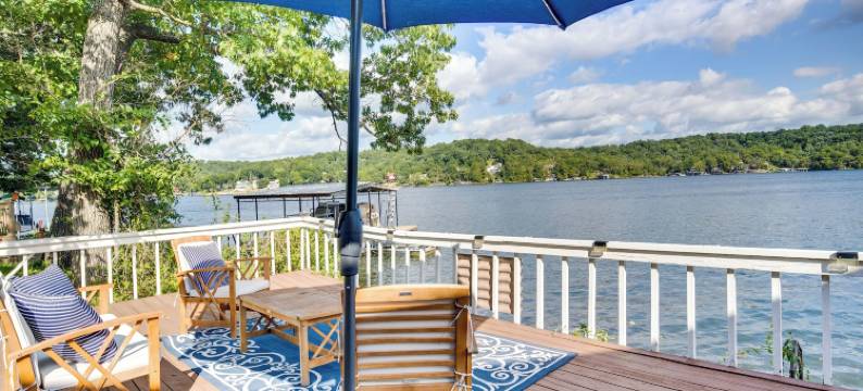 Lake Ozarks度假屋的湖景小屋(Lake View Cottage: Lake Ozarks Getaway)图片