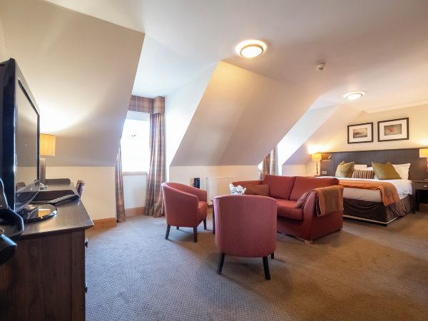 The Loans Inn Hotel Overview