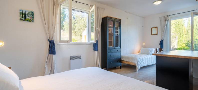 Tranquil holiday home with private pool图片