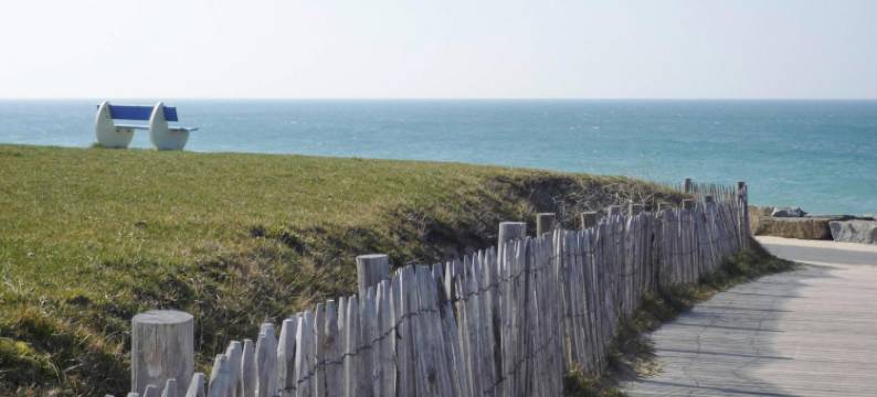 Holiday Home in Bréhal near Sandy Beach图片