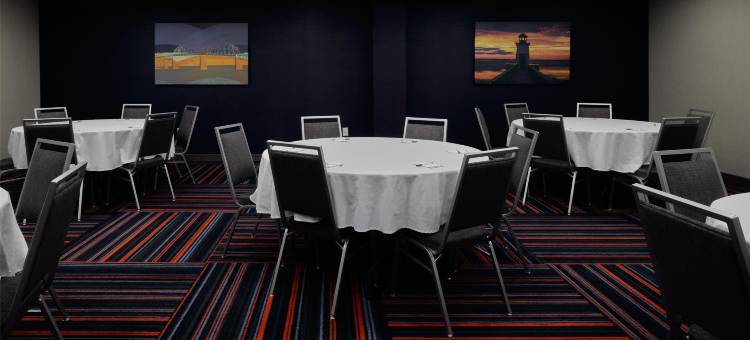 拉德克利夫诺克斯堡欢朋套房酒店(Hampton Inn & Suites Radcliff/Fort Knox)图片