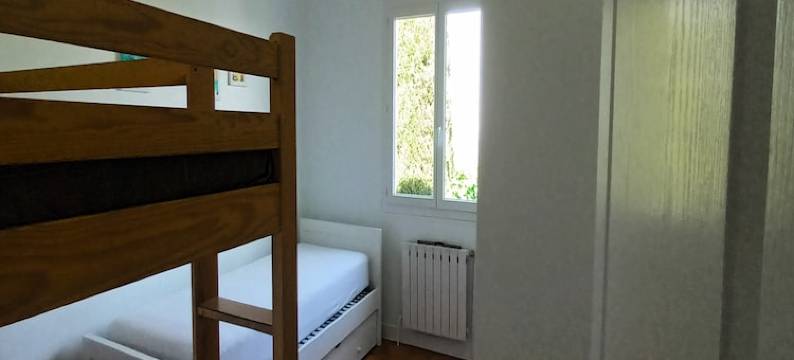 Villa near Les Etangs de Bages Lake图片