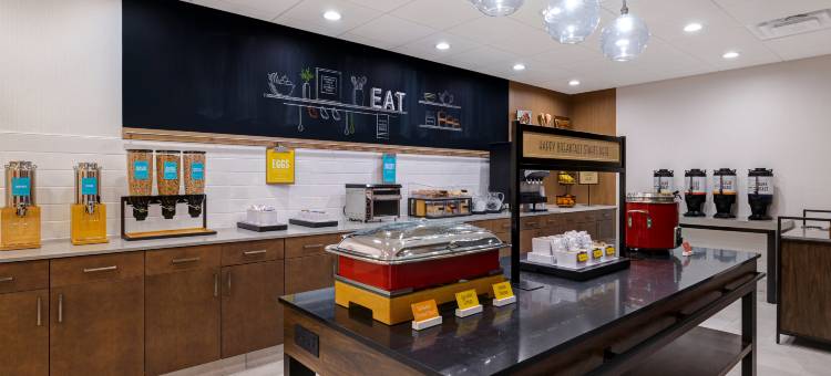 玛丽娜希尔顿欢朋套房酒店(Hampton Inn & Suites by Hilton Marina)图片