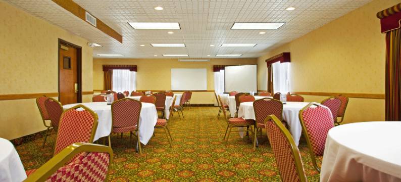 Candlewood Suites 大急流城机场(Candlewood Suites GRAND RAPIDS AIRPORT by IHG)图片