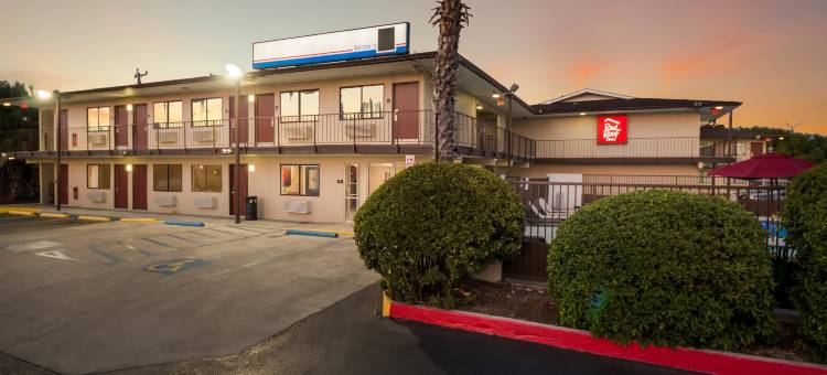 圣安东尼奥东红屋顶酒店 - 弗罗斯特银行中心(Red Roof Inn San Antonio E - Frost Bank Center)图片