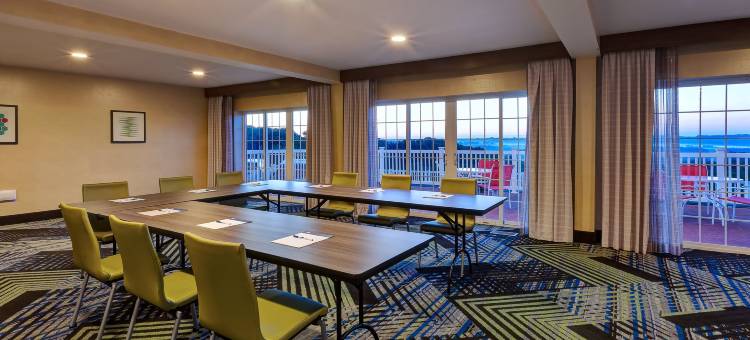 佩托斯基智选假日套房酒店(Holiday Inn Express & Suites Petoskey)图片