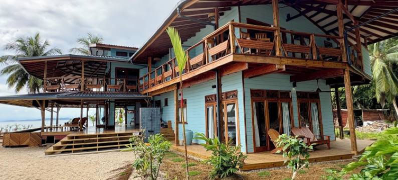 博卡斯海滨小屋(Bocas Beachfront Lodge)图片
