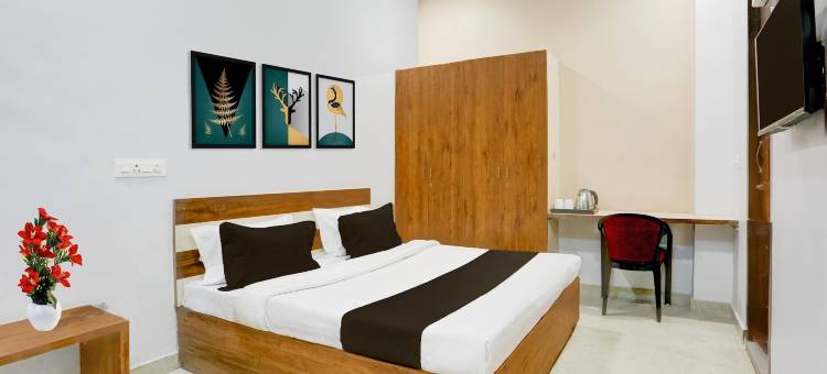 超豪华房莫希尼旅馆(OYO Hotel O Bareilly Near Satellite Bus Stand)图片