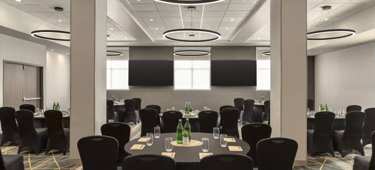 IHG旗下的科默斯城丹佛机场假日酒店及套房(Holiday Inn & Suites COMMERCE CITY - DENVER AIRPORT by IHG)图片