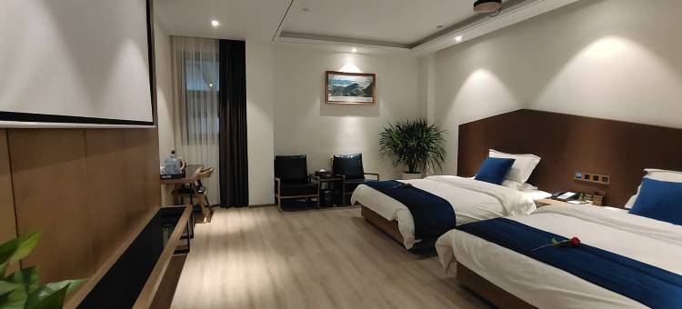 镇巴艾尚酒店图片