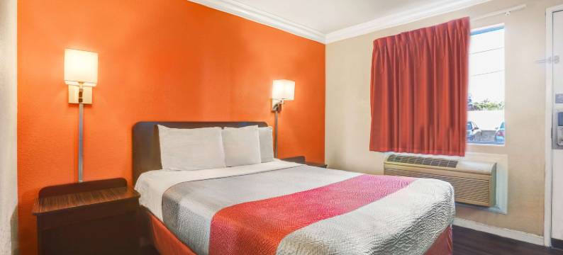 弗雷斯诺贝尔蒙特大街6号汽车旅馆(Motel 6 Fresno, CA - Belmont Ave)图片