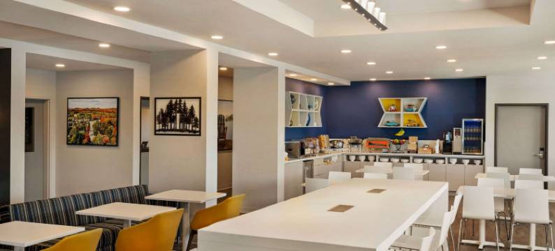 奥罗拉麦客达温德姆酒店(Microtel Inn & Suites by Wyndham Aurora)图片