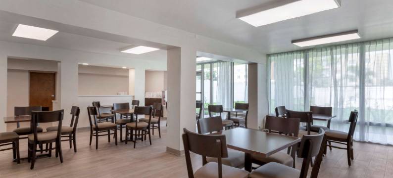 圣彼得斯堡骑士酒店(Quality Inn Saint Petersburg North-Tampa Bay)图片