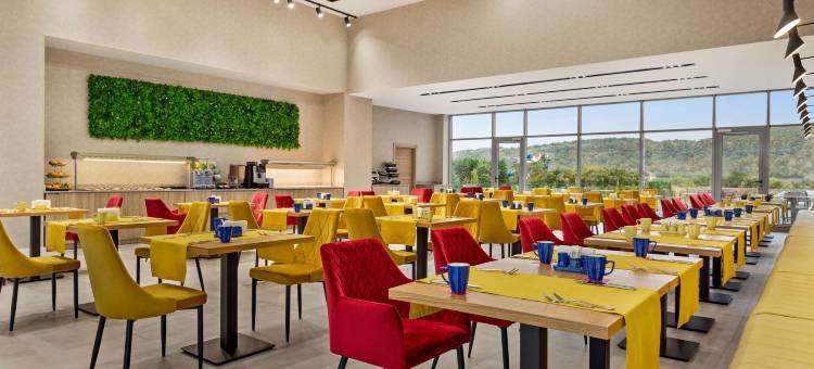 特尔古日乌华美达酒店(Ramada by Wyndham Targu Jiu)图片