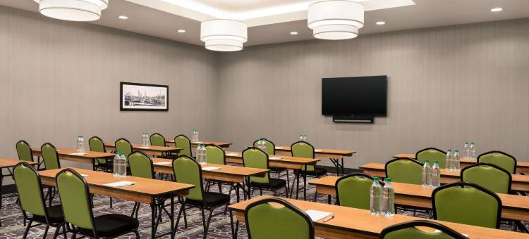 伯灵顿拉昆塔温德姆套房酒店(La Quinta Inn & Suites by Wyndham Burlington)图片