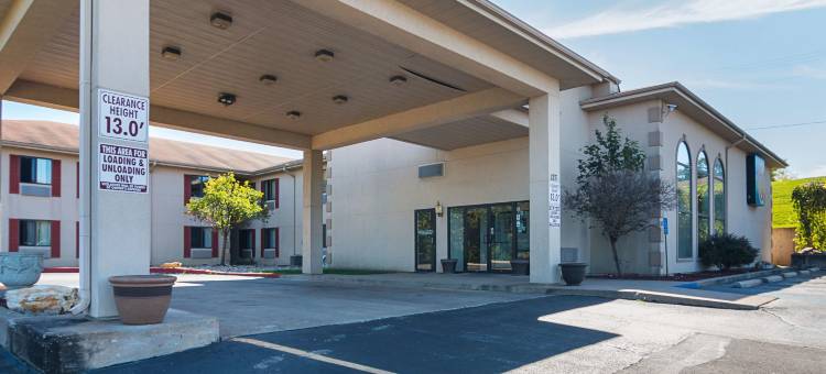 密苏里汉尼拔 6 号汽车旅馆(Motel 6 Hannibal, MO)图片