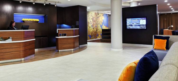 阿尔科诺克斯维尔机场万怡酒店(Courtyard Knoxville Airport Alcoa)图片