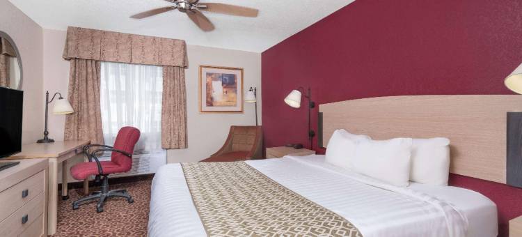 史蒂文斯波因特呗盟套房酒店(Baymont by Wyndham Stevens Point)图片