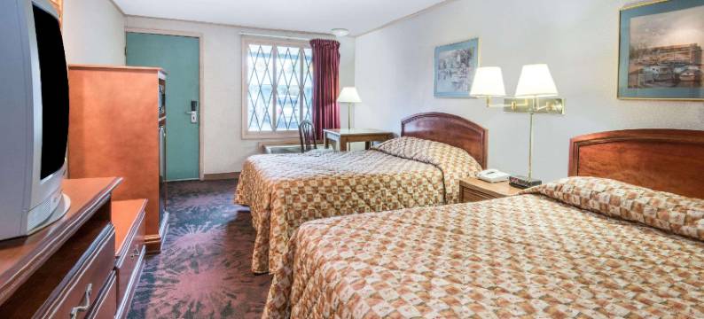 坎顿骑士酒店(Knights Inn Canton)图片