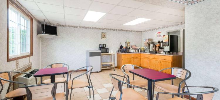 汉考克速8酒店(Super 8 by Wyndham Hancock MD)图片