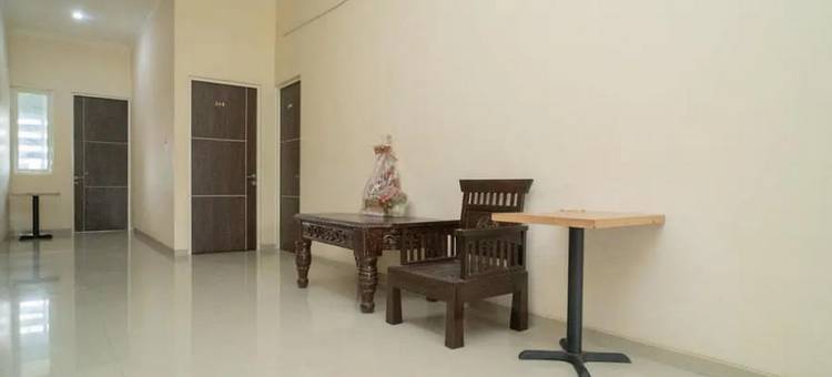 红多兹酒店@泗水苏科马马农格尔(RedDoorz at Sukomanunggal Surabaya)图片