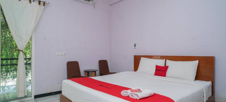 RedDoorz Plus Syariah at Lotus Hotel Bojonegoro图片