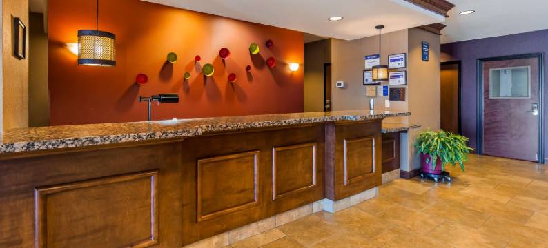 旋转木马贝斯特韦斯特优质套房酒店(Best Western Plus Carousel Inn  Suites)图片