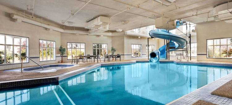 斯特拉斯莫尔戴斯套房酒店(Days Inn & Suites by Wyndham Strathmore)图片