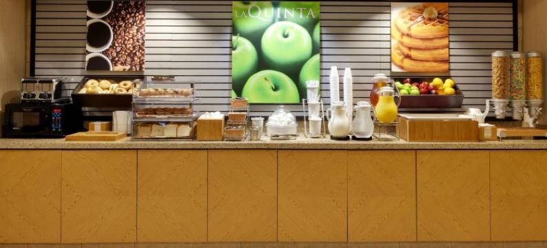 弗里蒙特硅谷拉昆塔温德姆套房酒店(La Quinta Inn & Suites by Wyndham Fremont / Silicon Valley)图片