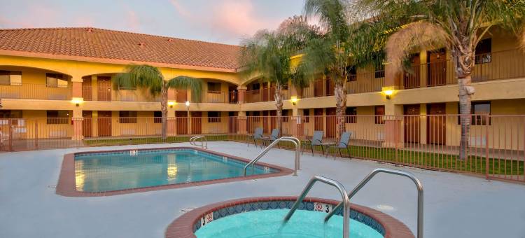 圣妮拉洛斯巴诺斯6号汽车旅馆(Motel 6 Santa Nella, CA - Los Banos)图片